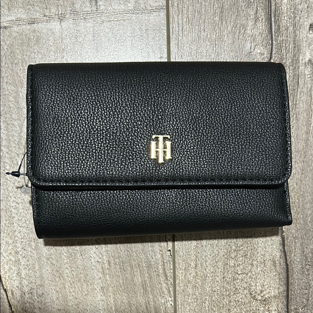 Tommy Hilfiger Black Pebbled Leather Wallet